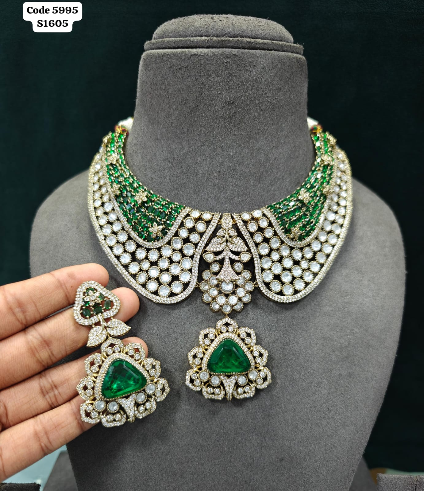 Necklace Set 071